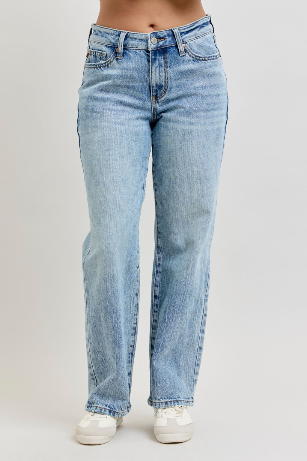 The Magic Straight Petite Jeans