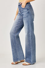 Load image into Gallery viewer, Middy Risen Wide Leg Jeans
