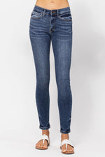 Load image into Gallery viewer, Escape This Judy Blue Classic Skinny Jeans
