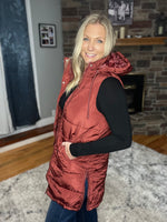 Load image into Gallery viewer, Polar Vest In Brick
