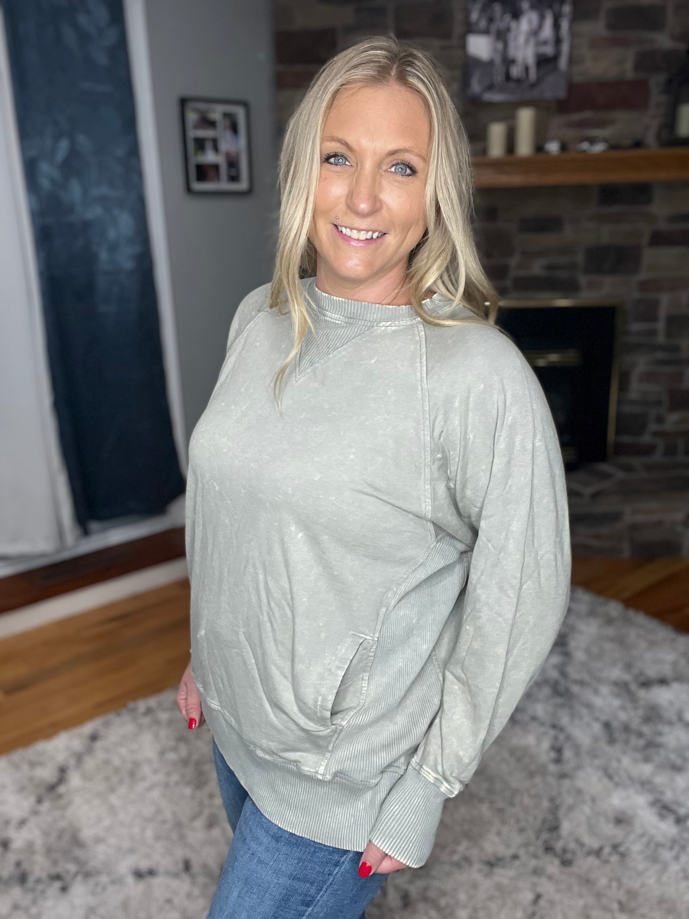 Spark Interest Pullover in Sleet