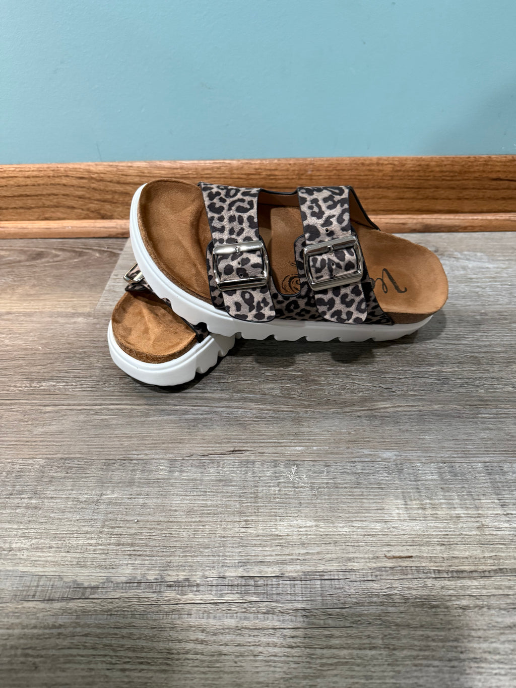 Jazmin Sandals by Very G in Leopard