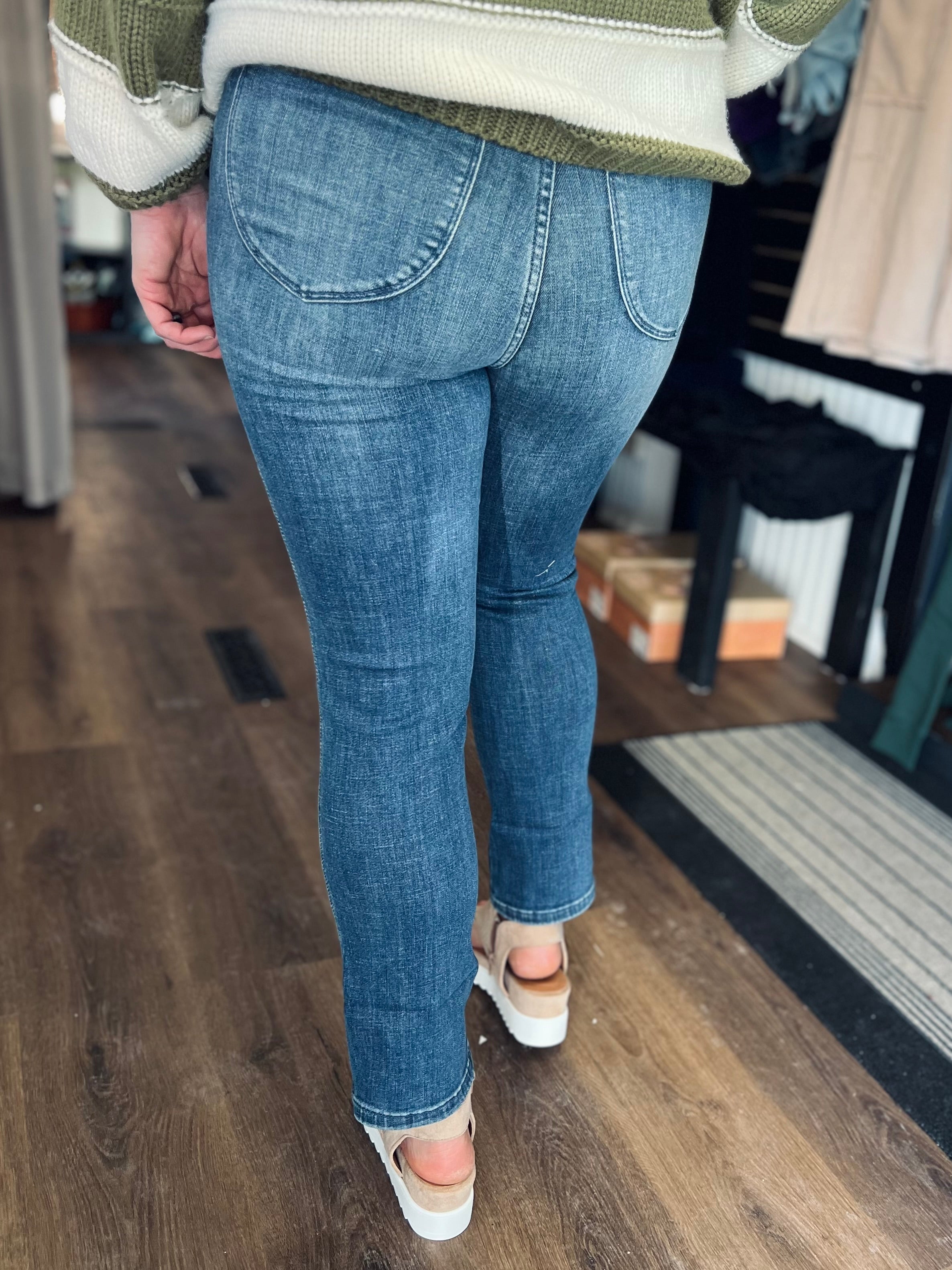 Ryder Cuffed Judy Blue Capri FINAL SALE