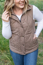 Load image into Gallery viewer, Corduroy Vest - Mocha
