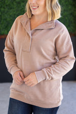Load image into Gallery viewer, Jesse Vintage Wash Snap Pullover - Tan
