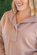 Load image into Gallery viewer, Jesse Vintage Wash Snap Pullover - Tan
