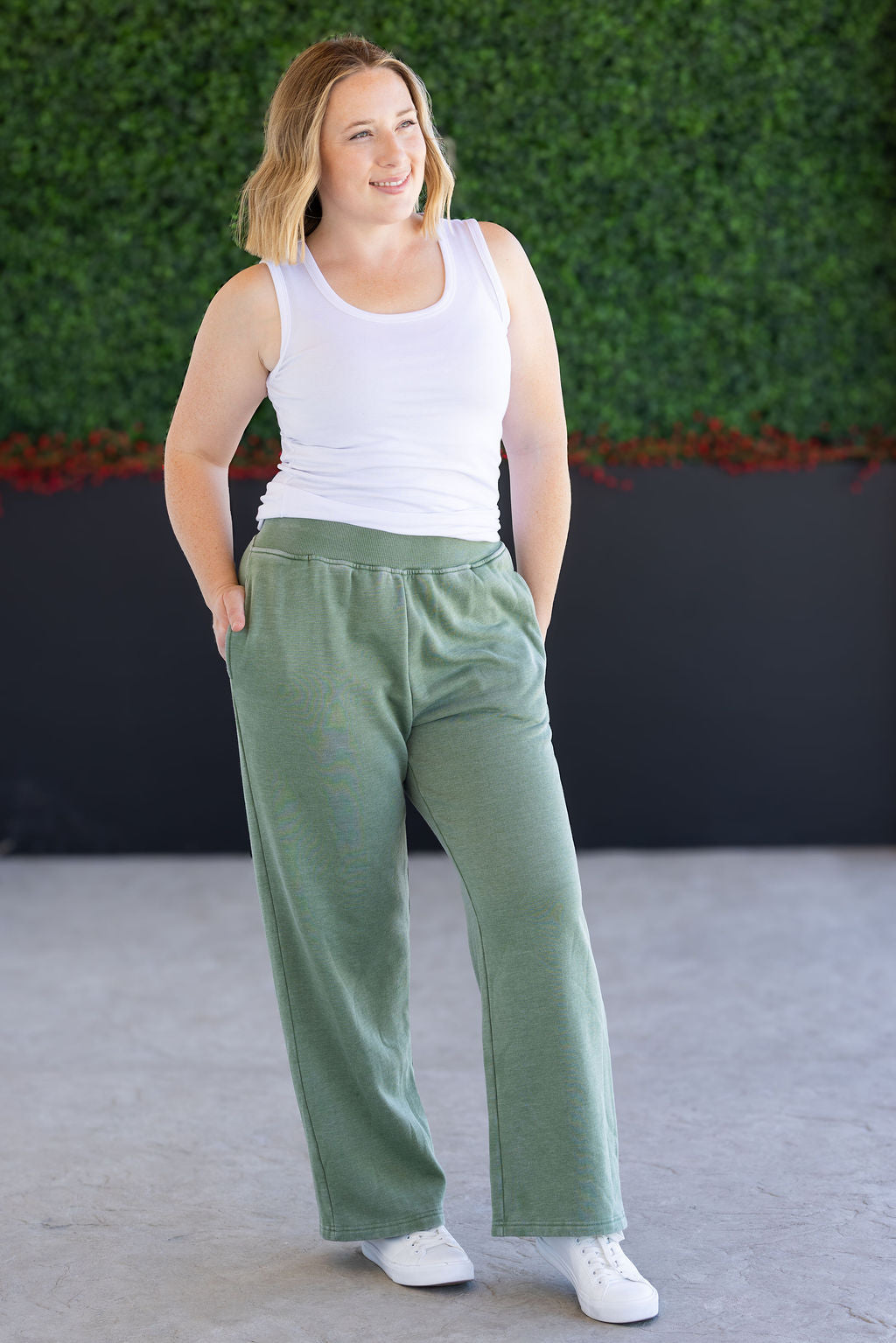 The Wide Leg Vintage Wash Bottoms - Olive
