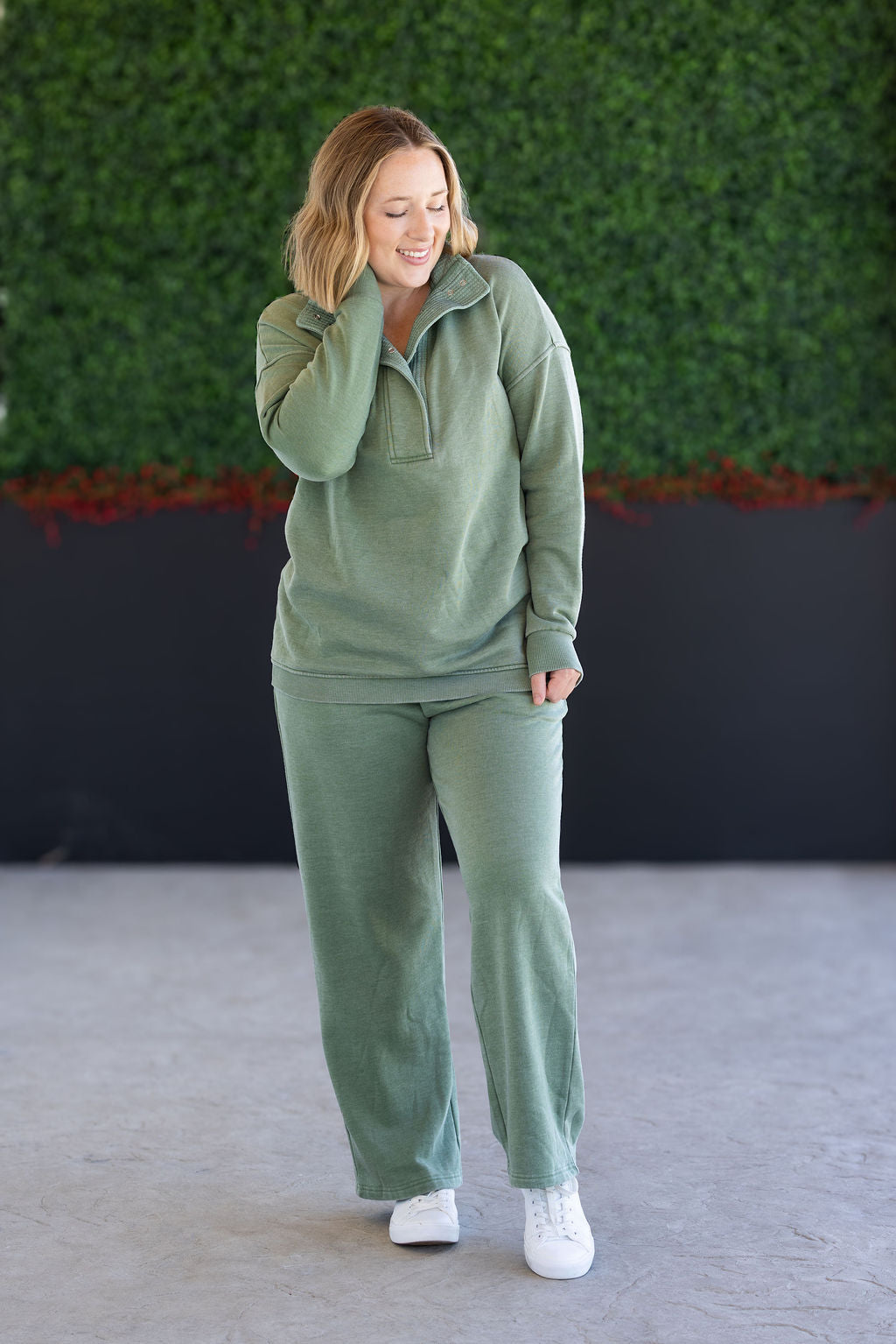 The Wide Leg Vintage Wash Bottoms - Olive