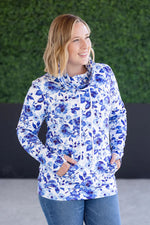Load image into Gallery viewer, Soft Funnel Neck - Sapphire Floral
