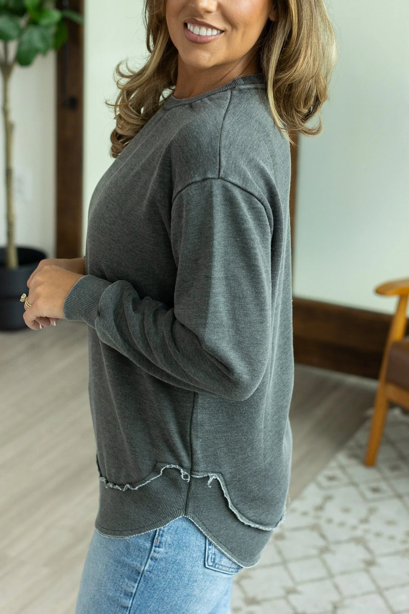 Vintage Wash Pullover in Gray