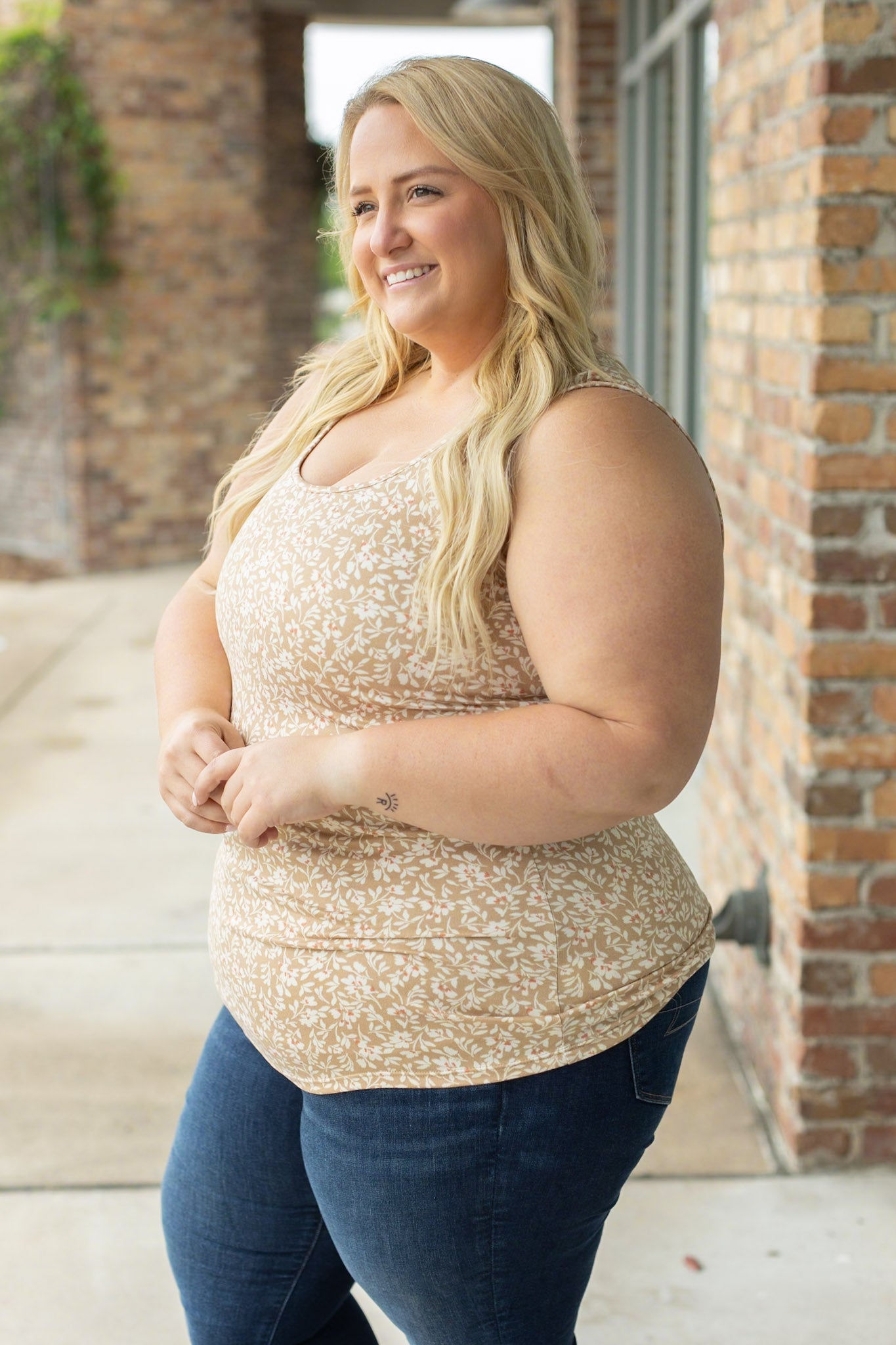 Luxe Crew Tank - Tan Floral