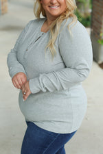 Load image into Gallery viewer, Brielle Henley Ribbed Long Sleeve - Light Grey
