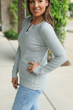 Load image into Gallery viewer, Brielle Henley Ribbed Long Sleeve - Light Grey
