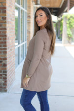 Load image into Gallery viewer, Classic Cardigan - Mocha
