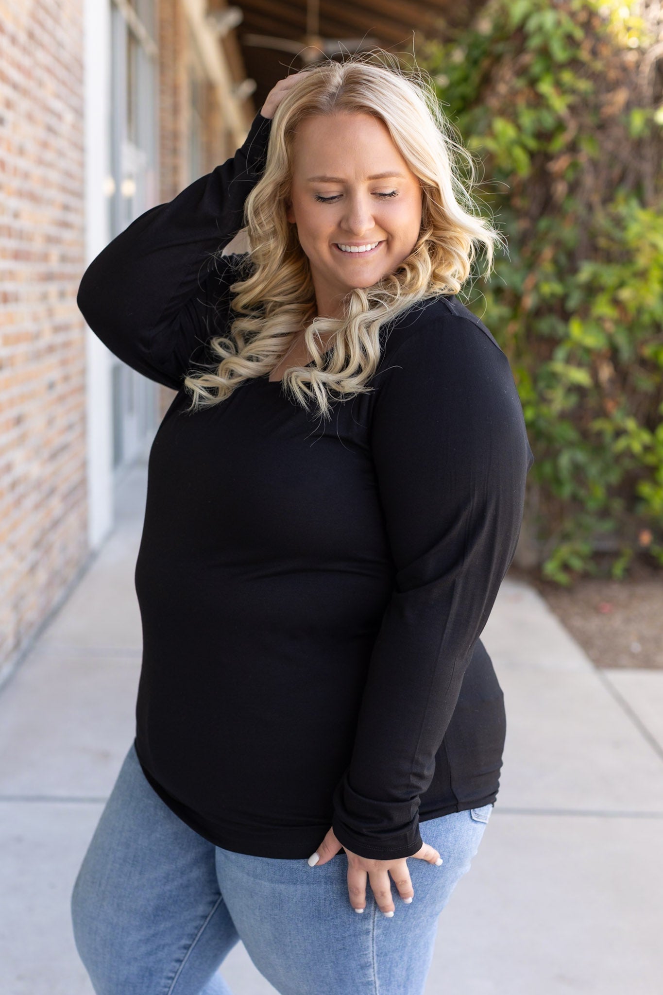 **Larissa Long Sleeve - Black