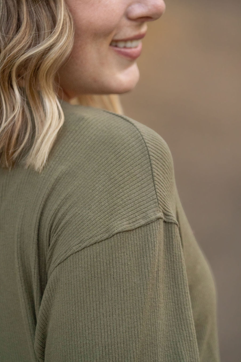 Corrine Ribbed Pullover Top - Olive