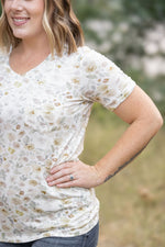 Load image into Gallery viewer, Sophie Pocket Tee - Neutral Floral
