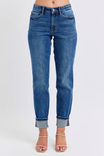 Load image into Gallery viewer, Versatile Judy Blue Boyfriend Jeans
