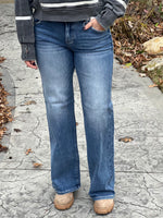 Load image into Gallery viewer, Middy Risen Wide Leg Jeans
