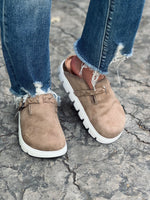 Load image into Gallery viewer, Very G Cali Slip On
