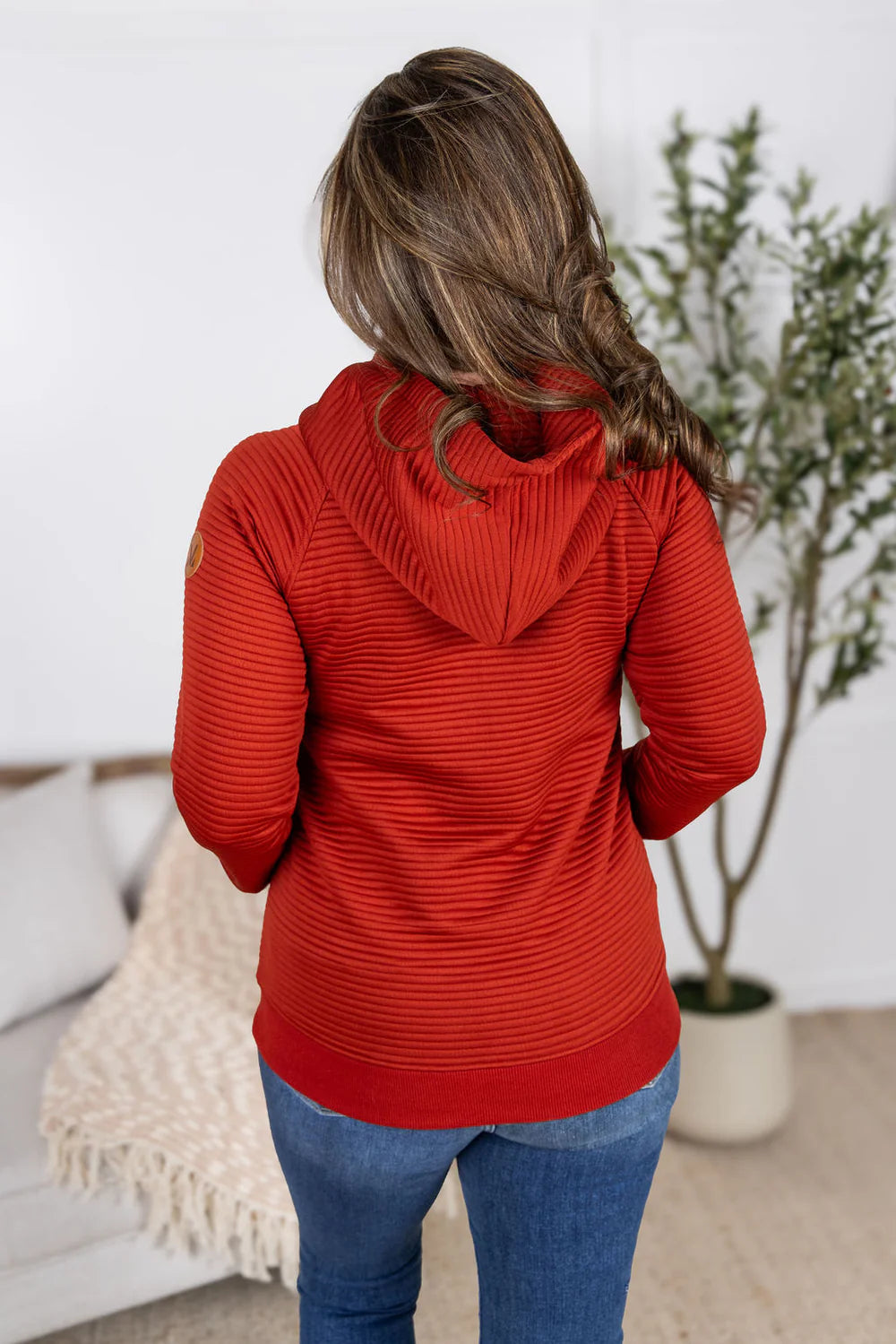 The Tatum Textured Pullover Hoodie in Rust