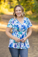 Load image into Gallery viewer, Emery Ruffle Top - Blue Floral Mix
