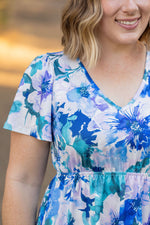 Load image into Gallery viewer, Emery Ruffle Top - Blue Floral Mix
