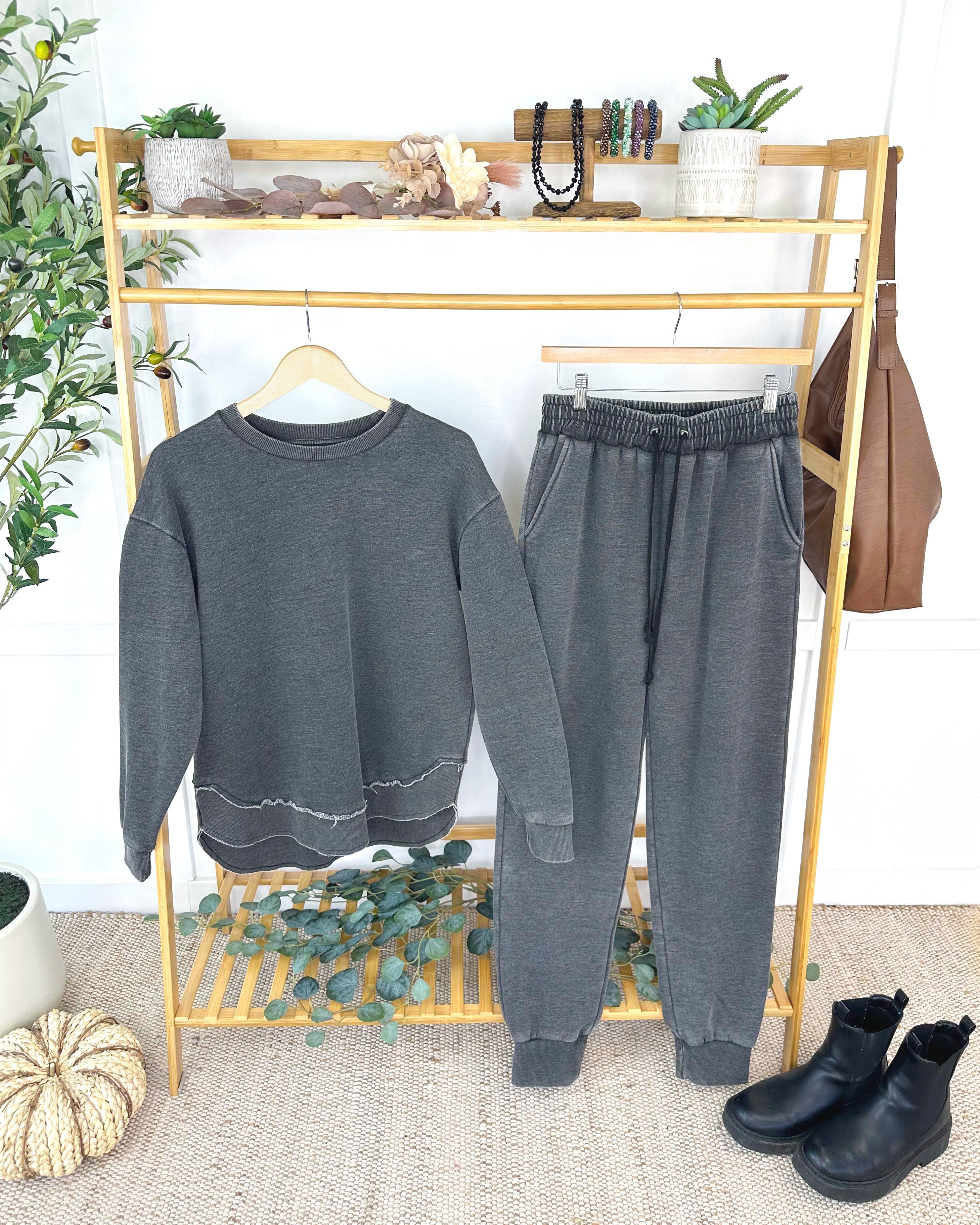 Vintage Wash Pullover - Black