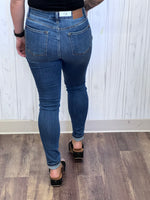 Load image into Gallery viewer, Come At Me Judy Blue Skinny Jeans
